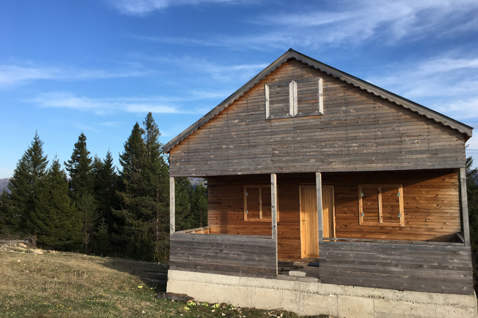 Ahşap Evlerde Yaşam: Doğayla İç İçe Bir Hayat